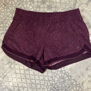 Athleta printed mesh racer run shorts 4”